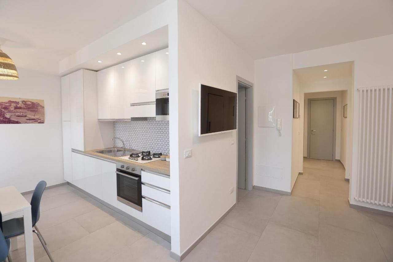 Adamaina - Sea View Apartment With Private Garage 세스트리레반떼 외부 사진