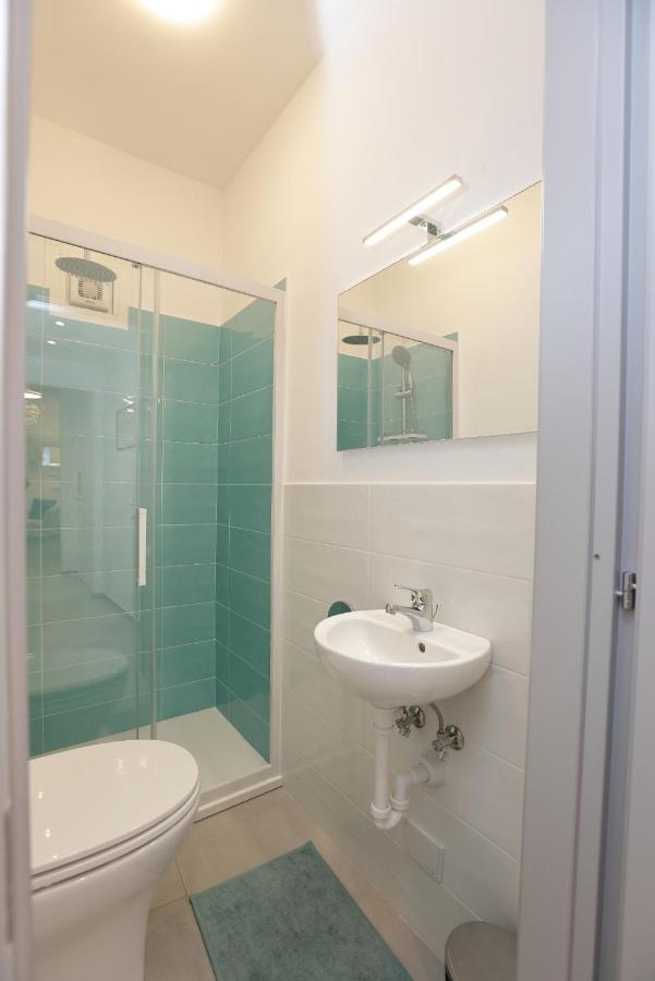 Adamaina - Sea View Apartment With Private Garage 세스트리레반떼 외부 사진