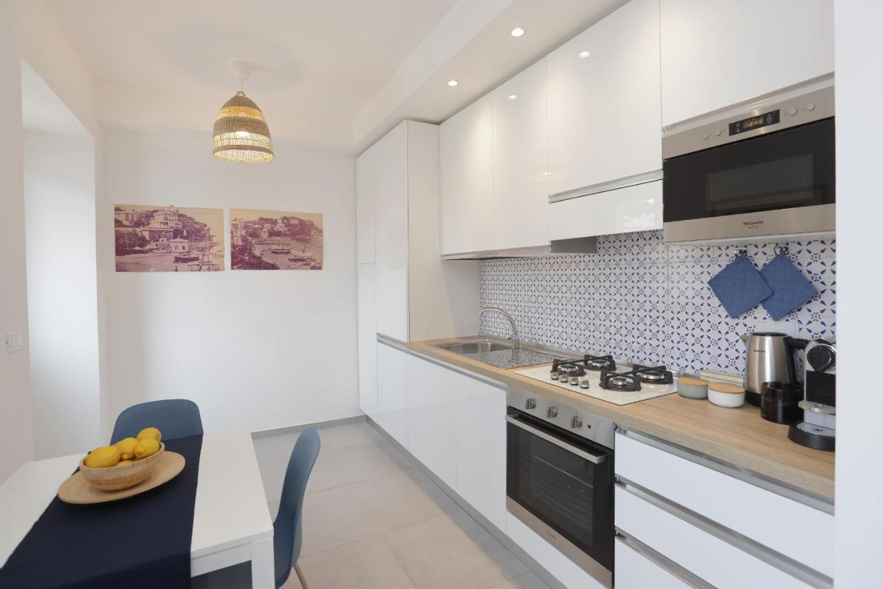 Adamaina - Sea View Apartment With Private Garage 세스트리레반떼 외부 사진